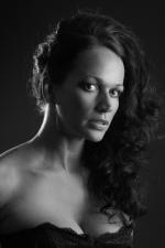 Джун Блэдон