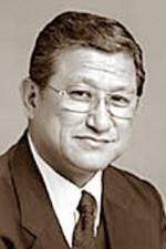 Юшио Комацу