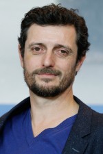 Адриано Карвальо