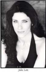 Джули Лотт