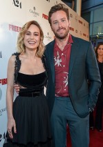 Перестрелка: 724x1024 / 88 Кб