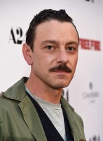 Перестрелка: 751x1024 / 72 Кб