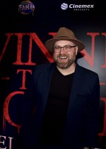 Винни-Пух: Кровь и мед: 732x1024 / 45 Кб