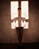 Дэмиен: 819x1024 / 97 Кб