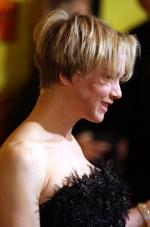 Би Муви: Медовый заговор: 265x400 / 22 Кб