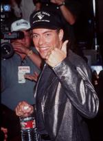 Эйс Вентура 2: Когда зовет природа: 468x641 / 59 Кб