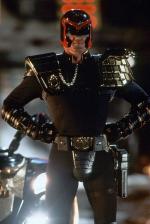 Судья Дредд: 475x709 / 70 Кб