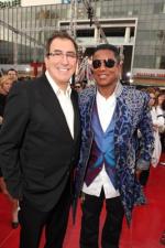 Майкл Джексон: Вот и все: 267x400 / 30 Кб