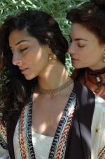 The Touch: 500x752 / 65 Кб