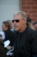 Сыны анархии: 435x653 / 33 Кб