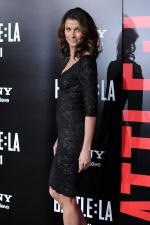  Инопланетное вторжение: Битва за Лос-Анджелес: 1368x2048 / 372 Кб