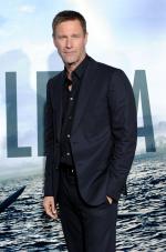  Инопланетное вторжение: Битва за Лос-Анджелес: 1357x2048 / 413 Кб