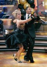 Танцы со звездами: 449x640 / 58 Кб