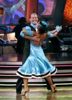 Танцы со звездами: 468x640 / 63 Кб