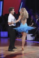 Танцы со звездами: 427x640 / 45 Кб