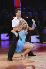 Танцы со звездами: 427x640 / 44 Кб