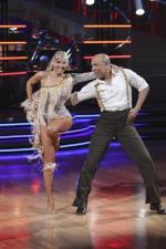 Танцы со звездами: 427x640 / 51 Кб