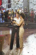 Танцы со звездами: 427x640 / 64 Кб