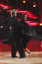 Танцы со звездами: 425x640 / 39 Кб