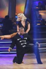 Танцы со звездами: 427x640 / 41 Кб