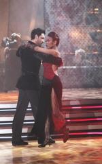 Танцы со звездами: 403x640 / 46 Кб