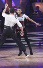 Танцы со звездами: 404x640 / 43 Кб