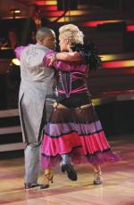 Танцы со звездами: 419x640 / 47 Кб