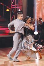 Танцы со звездами: 427x640 / 51 Кб