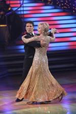 Танцы со звездами: 427x640 / 50 Кб