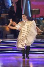 Танцы со звездами: 427x640 / 53 Кб