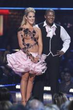 Танцы со звездами: 427x640 / 46 Кб