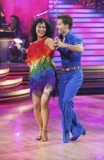 Танцы со звездами: 418x640 / 56 Кб