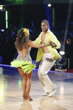 Танцы со звездами: 427x640 / 48 Кб