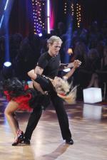 Танцы со звездами: 427x640 / 45 Кб