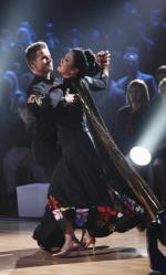 Танцы со звездами: 387x640 / 38 Кб