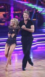 Танцы со звездами: 378x640 / 47 Кб