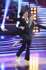 Танцы со звездами: 427x640 / 57 Кб