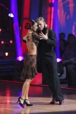 Танцы со звездами: 427x640 / 41 Кб