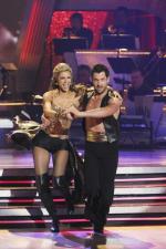 Танцы со звездами: 427x640 / 52 Кб