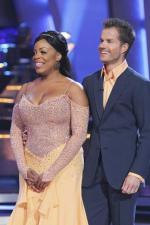 Танцы со звездами: 427x640 / 49 Кб