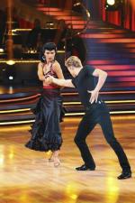 Танцы со звездами: 427x640 / 54 Кб