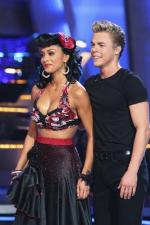 Танцы со звездами: 427x640 / 48 Кб