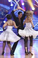 Танцы со звездами: 427x640 / 60 Кб