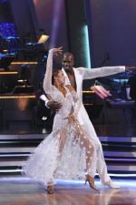 Танцы со звездами: 427x640 / 47 Кб