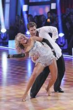 Танцы со звездами: 427x640 / 50 Кб