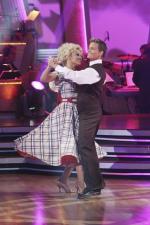 Танцы со звездами: 427x640 / 53 Кб