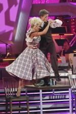 Танцы со звездами: 427x640 / 68 Кб