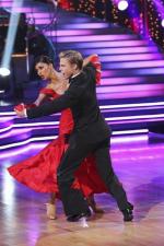 Танцы со звездами: 427x640 / 55 Кб