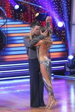 Танцы со звездами: 427x640 / 61 Кб