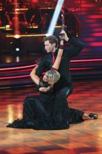 Танцы со звездами: 427x640 / 48 Кб